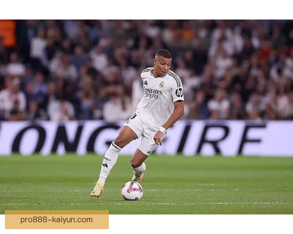 德里赫特战术适配性持续提升，成为球队防线的重要支柱