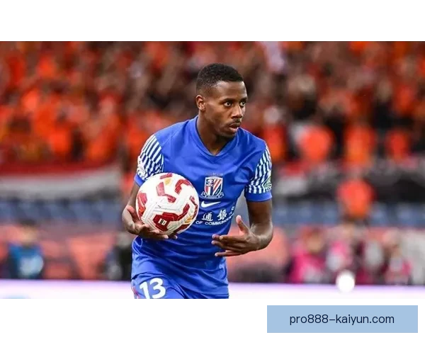 阿克边后卫近期表现稳健，助力球队在联赛中保持竞争力